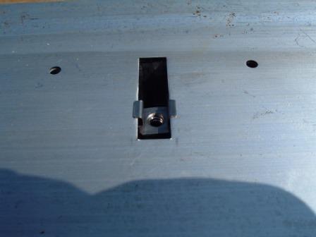 EW Captive Nut in Top plate 